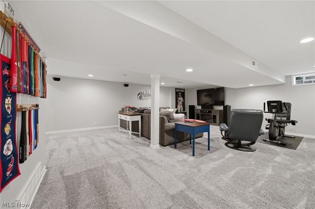 10376 Lake Meadows Drive, Strongsville, OH 44136