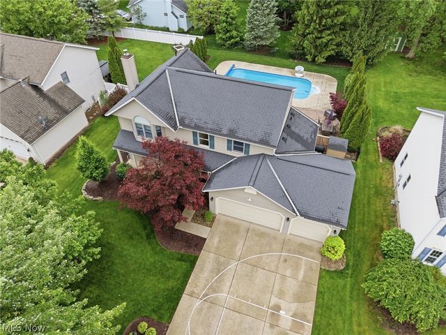 10376 Lake Meadows Drive, Strongsville, OH 44136