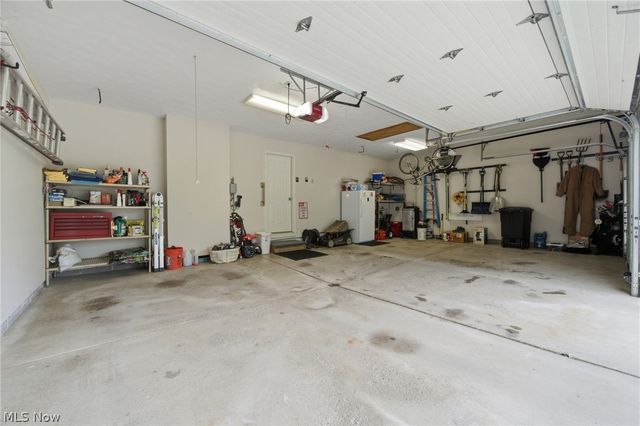 10376 Lake Meadows Drive, Strongsville, OH 44136