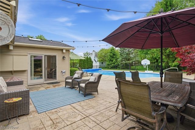 10376 Lake Meadows Drive, Strongsville, OH 44136