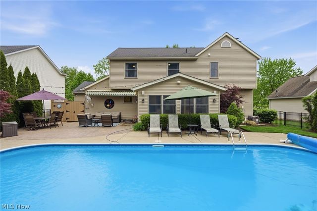 10376 Lake Meadows Drive, Strongsville, OH 44136