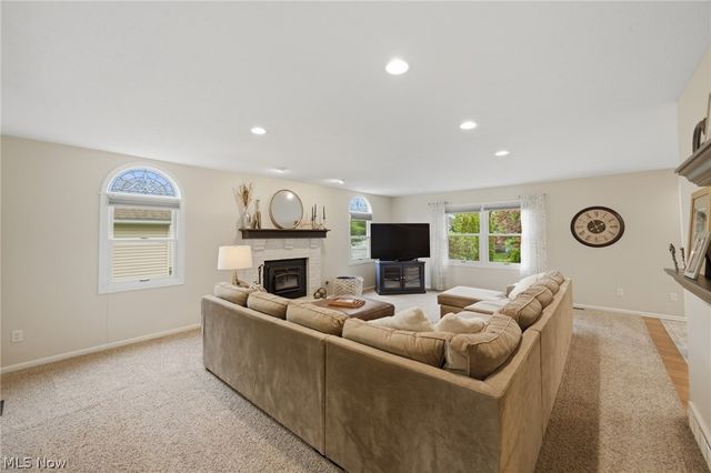 10376 Lake Meadows Drive, Strongsville, OH 44136