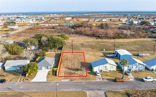 1443 S Mccampbell St, Aransas Pass, TX 78336