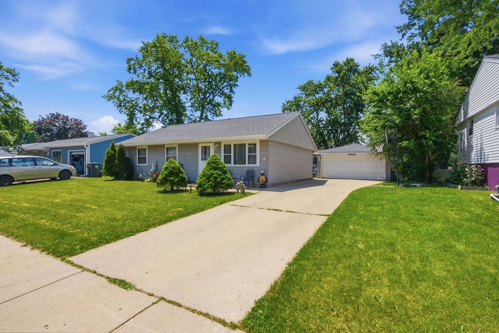 504 Rambler Lane, Streamwood, IL 60107