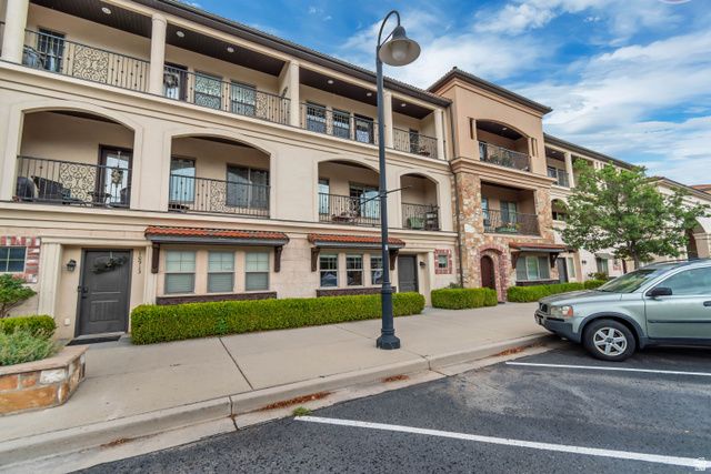10917 N TOWN CENTER BLVD, Highland, UT 84003