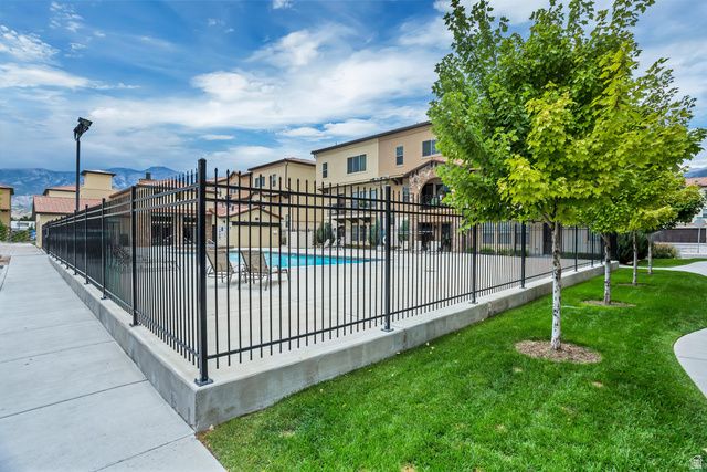 10917 N TOWN CENTER BLVD, Highland, UT 84003