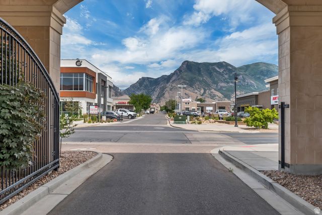 10917 N TOWN CENTER BLVD, Highland, UT 84003