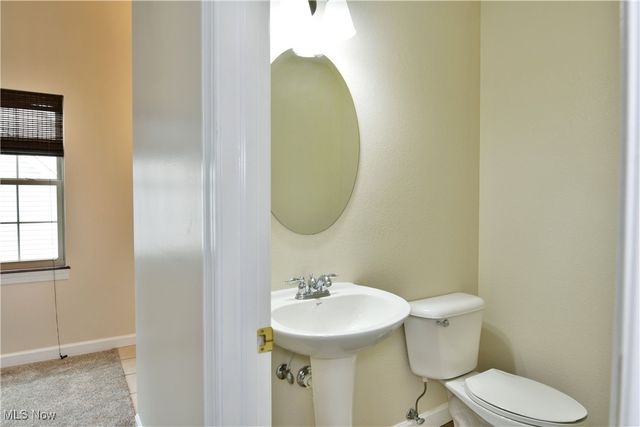 140 Fairway Place NW, Warren, OH 44483