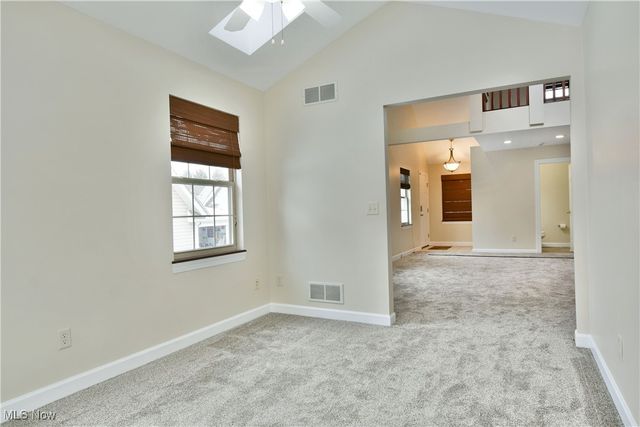 140 Fairway Place NW, Warren, OH 44483