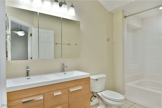 140 Fairway Place NW, Warren, OH 44483