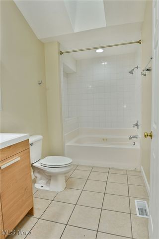 140 Fairway Place NW, Warren, OH 44483