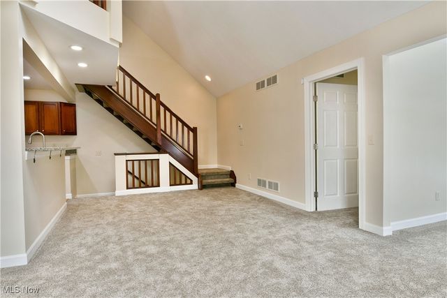 140 Fairway Place NW, Warren, OH 44483