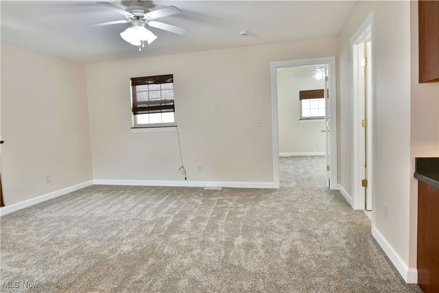 140 Fairway Place NW, Warren, OH 44483