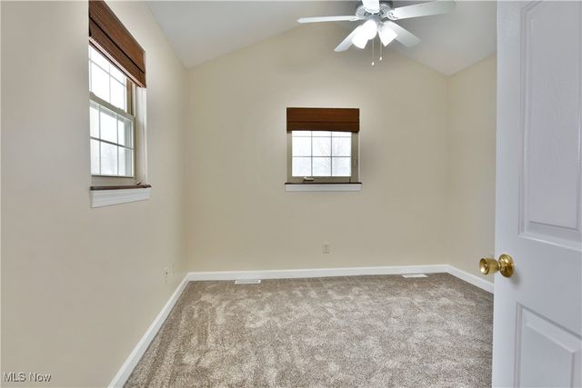 140 Fairway Place NW, Warren, OH 44483