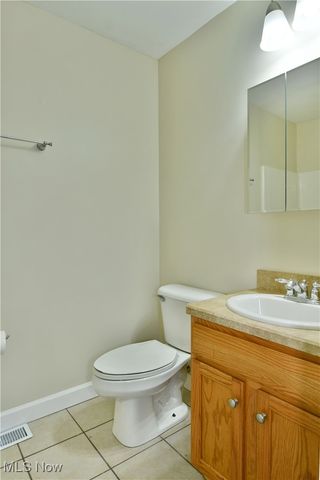 140 Fairway Place NW, Warren, OH 44483