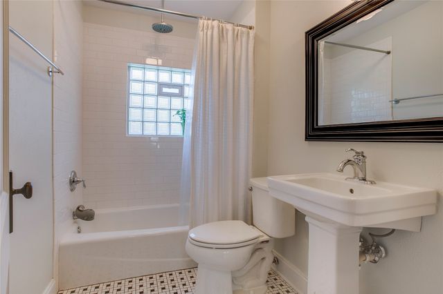 3343 Gibsondell Avenue, Dallas, TX 75211