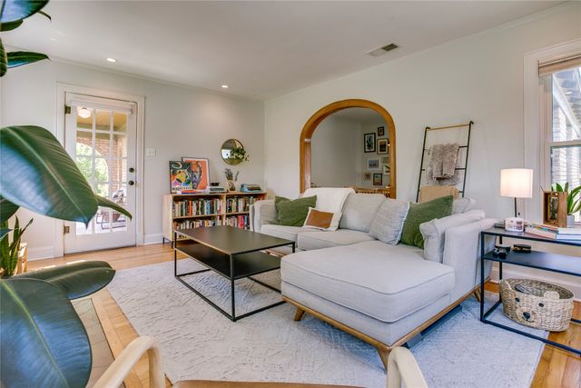 3343 Gibsondell Avenue, Dallas, TX 75211