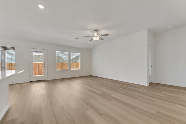 6624 Valley Lake Lane, Fort Worth, TX 76123