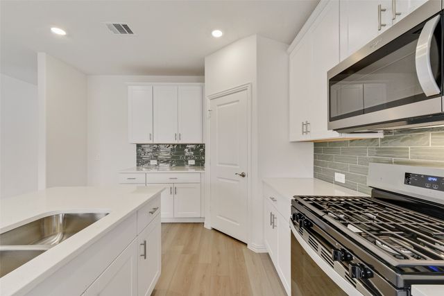 6624 Valley Lake Lane, Fort Worth, TX 76123