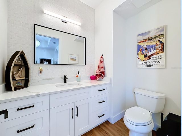 6925 BOCHI CIRCLE, Sarasota, FL 34242