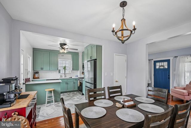 36 COUNTY AVE, Maple Shade, NJ 08052
