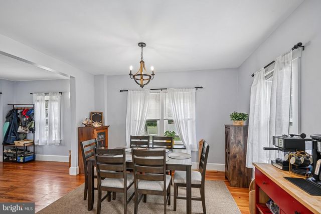 36 COUNTY AVE, Maple Shade, NJ 08052