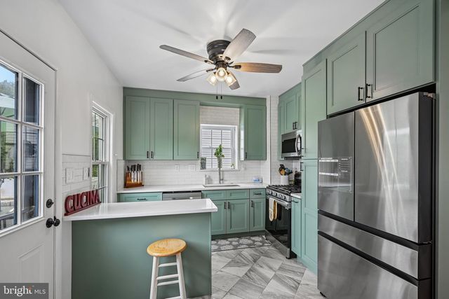 36 COUNTY AVE, Maple Shade, NJ 08052