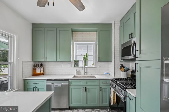 36 COUNTY AVE, Maple Shade, NJ 08052