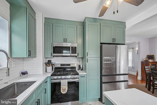 36 COUNTY AVE, Maple Shade, NJ 08052
