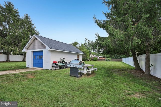 36 COUNTY AVE, Maple Shade, NJ 08052