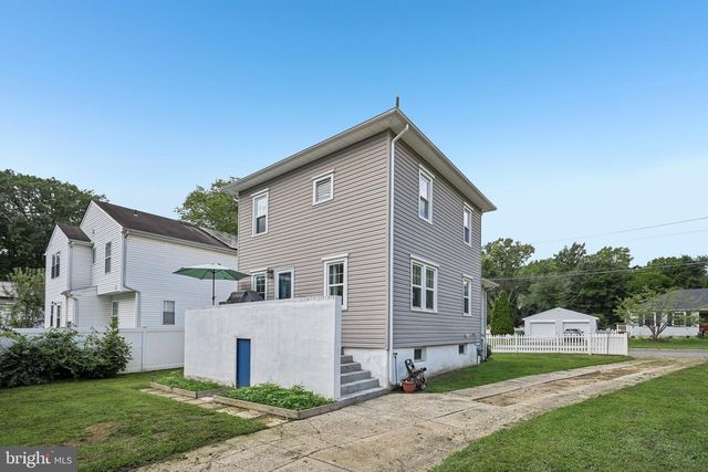 36 COUNTY AVE, Maple Shade, NJ 08052