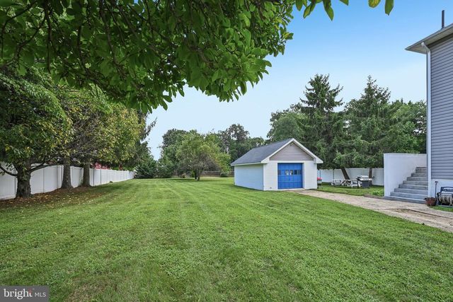 36 COUNTY AVE, Maple Shade, NJ 08052