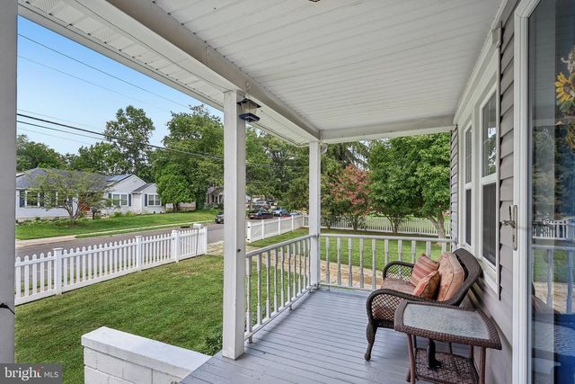 36 COUNTY AVE, Maple Shade, NJ 08052