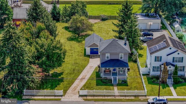 36 COUNTY AVE, Maple Shade, NJ 08052