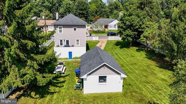 36 COUNTY AVE, Maple Shade, NJ 08052