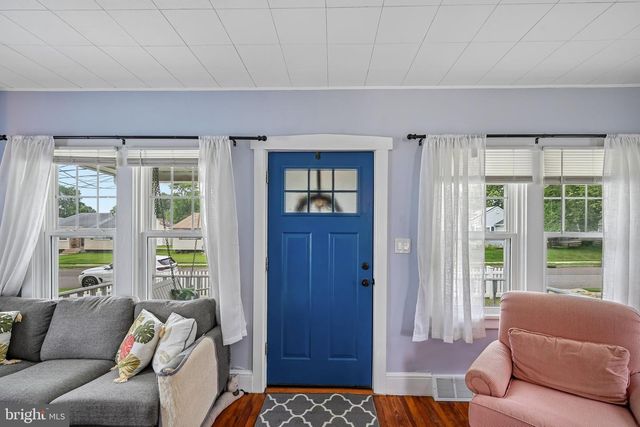 36 COUNTY AVE, Maple Shade, NJ 08052