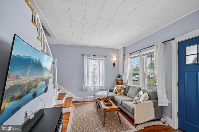 36 COUNTY AVE, Maple Shade, NJ 08052