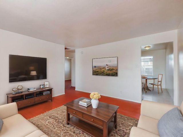 1033 Louisiana Boulevard SE, Albuquerque, NM 87108