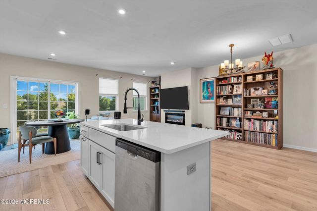6 Chapel Lane, Wall, NJ 07753