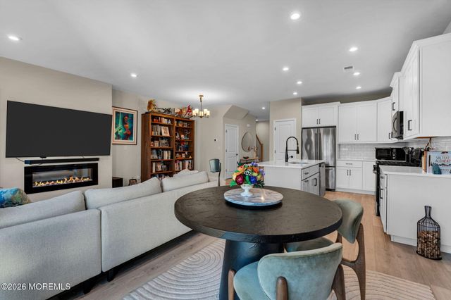 6 Chapel Lane, Wall, NJ 07753
