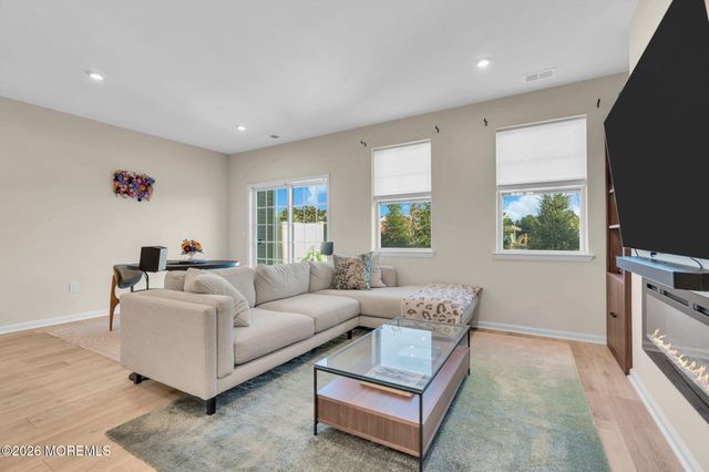6 Chapel Lane, Wall, NJ 07753