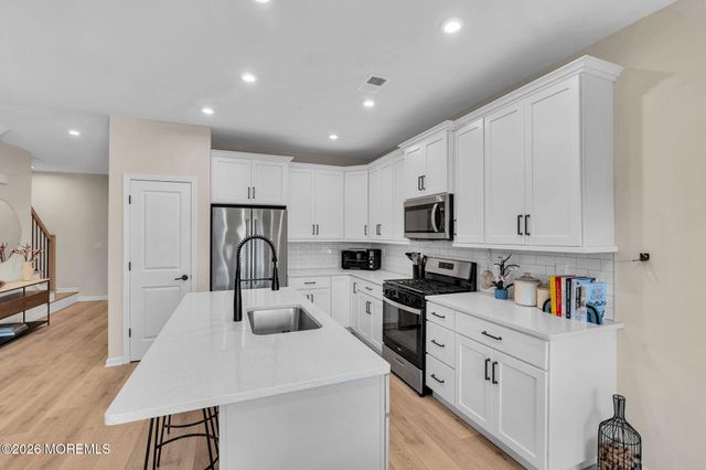 6 Chapel Lane, Wall, NJ 07753