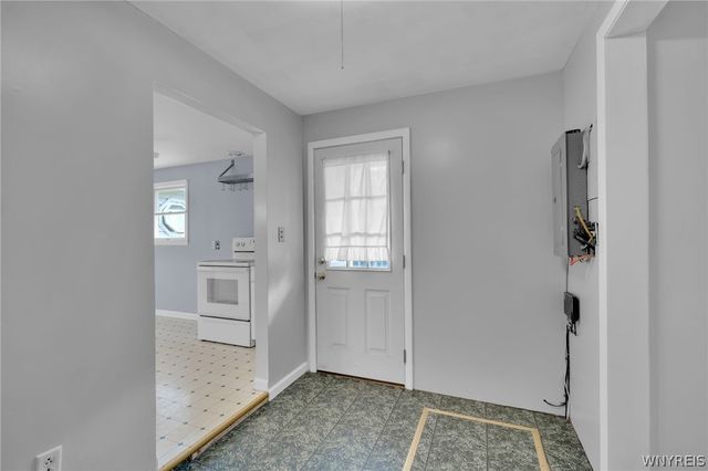 208 Bennington Road, Amherst, NY 14226