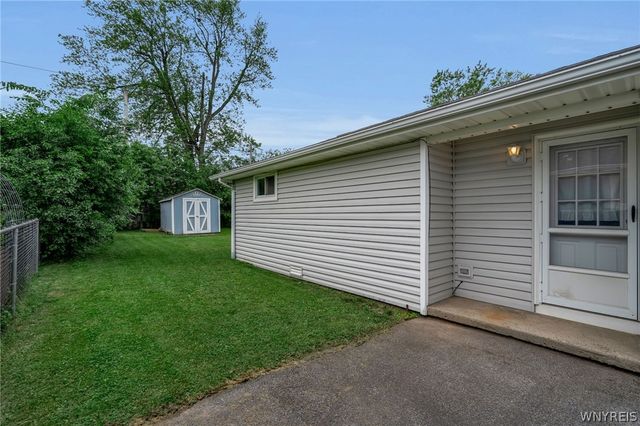208 Bennington Road, Amherst, NY 14226