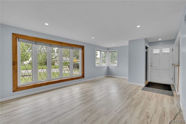 208 Bennington Road, Amherst, NY 14226