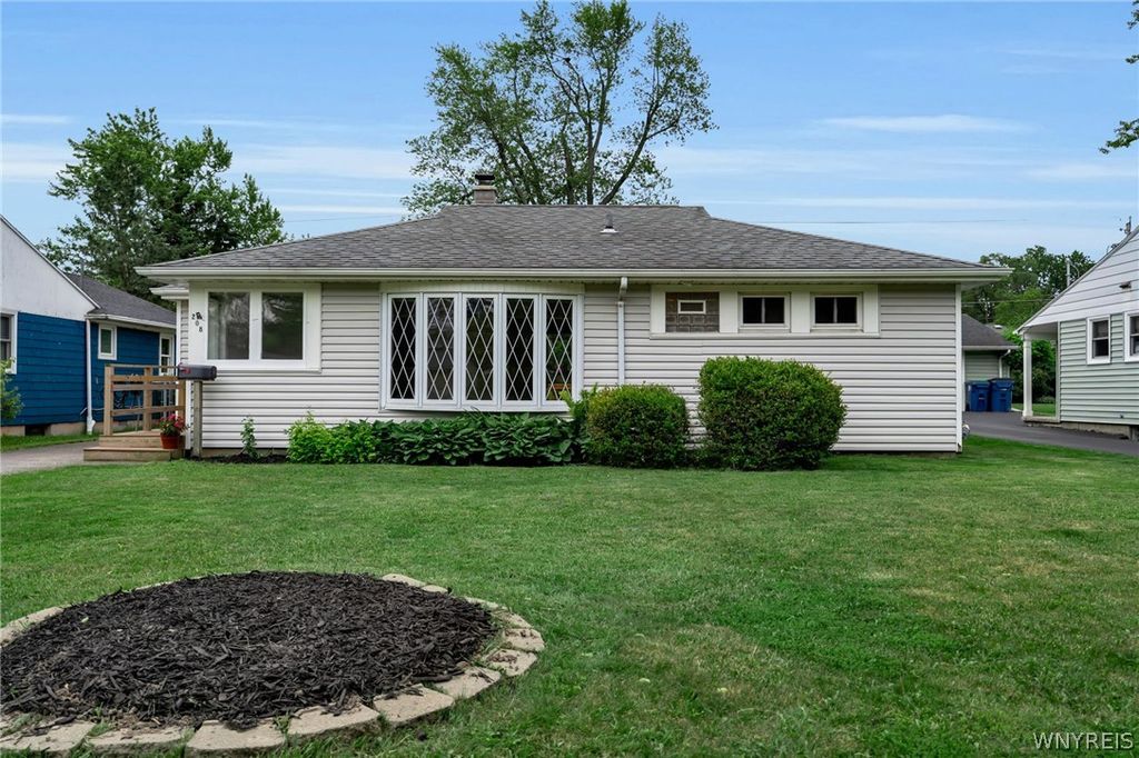 208 Bennington Road, Amherst, NY 14226
