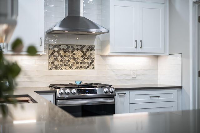 10103 Oak Hollow CIR, Austin, TX 78758