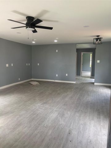 115 Bay Street N, Texas City, TX 77590