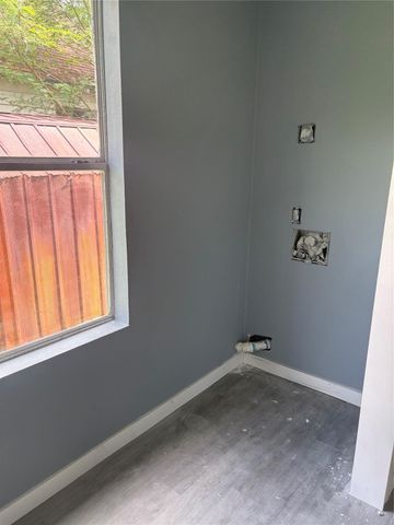 115 Bay Street N, Texas City, TX 77590