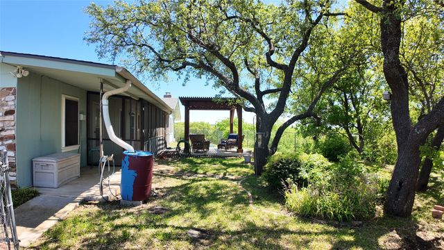 1301 N Reilley Street N, Goldthwaite, TX 76844